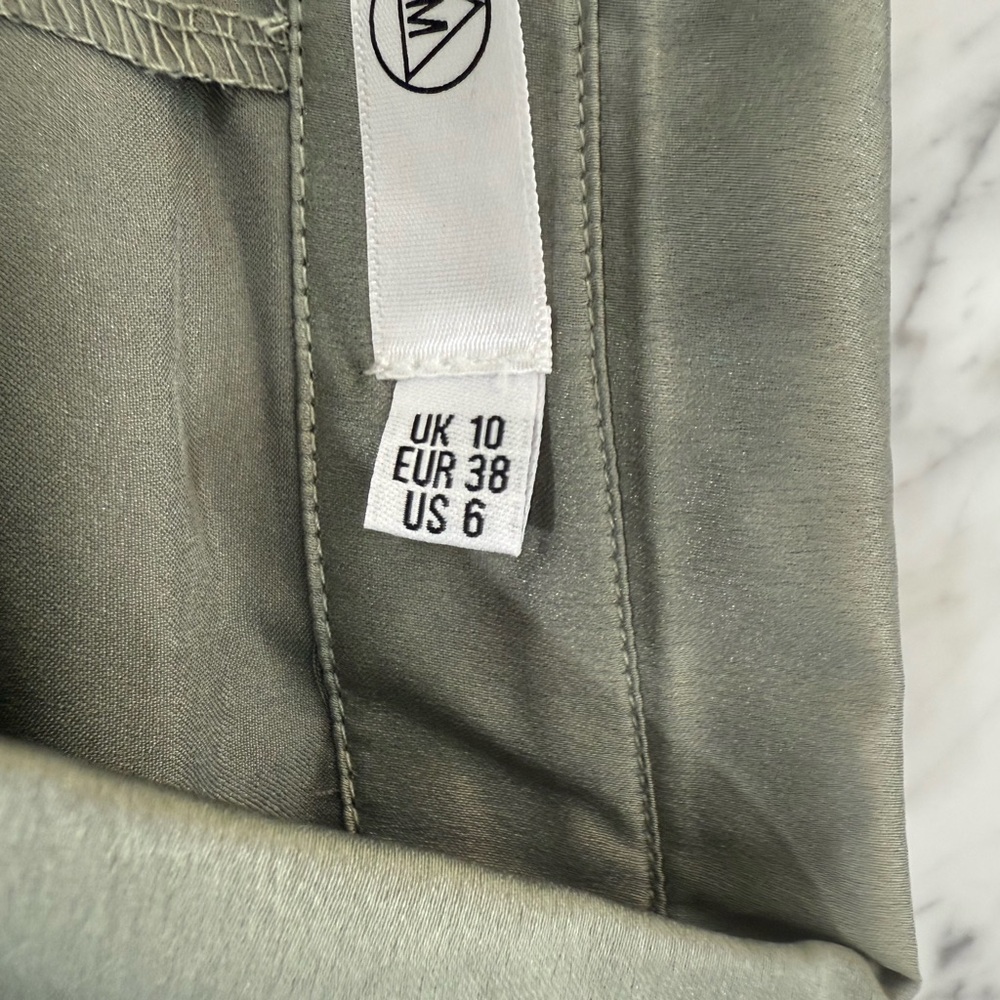 NWT Missguided Sage Green Satin Shirt Dress Short Sleeves Cuffed Midi Women's 6 - Picture 4 of 7